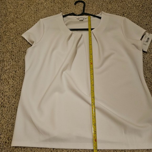White Liz Claiborn Texture T Shirt Blouse NWT - Picture 10 of 10